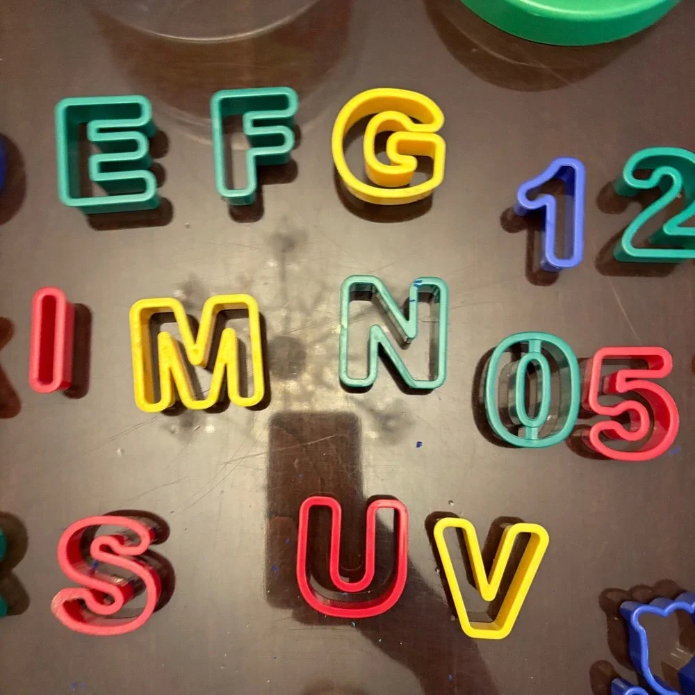 Lakeshore‎ Learning Dough Cutters Bucket 53 pieces Alphabet Numbers Shapes RA188
